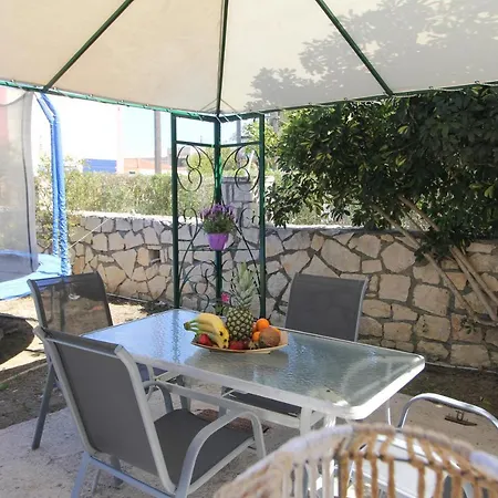 Rahes With Private Pool * Áyios Kírikos