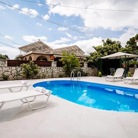 Rahes With Private Pool *